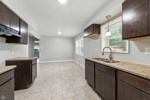 14301 Kenwood Ave_013