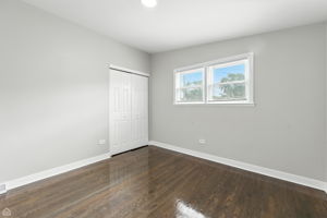 14301 Kenwood Ave_016