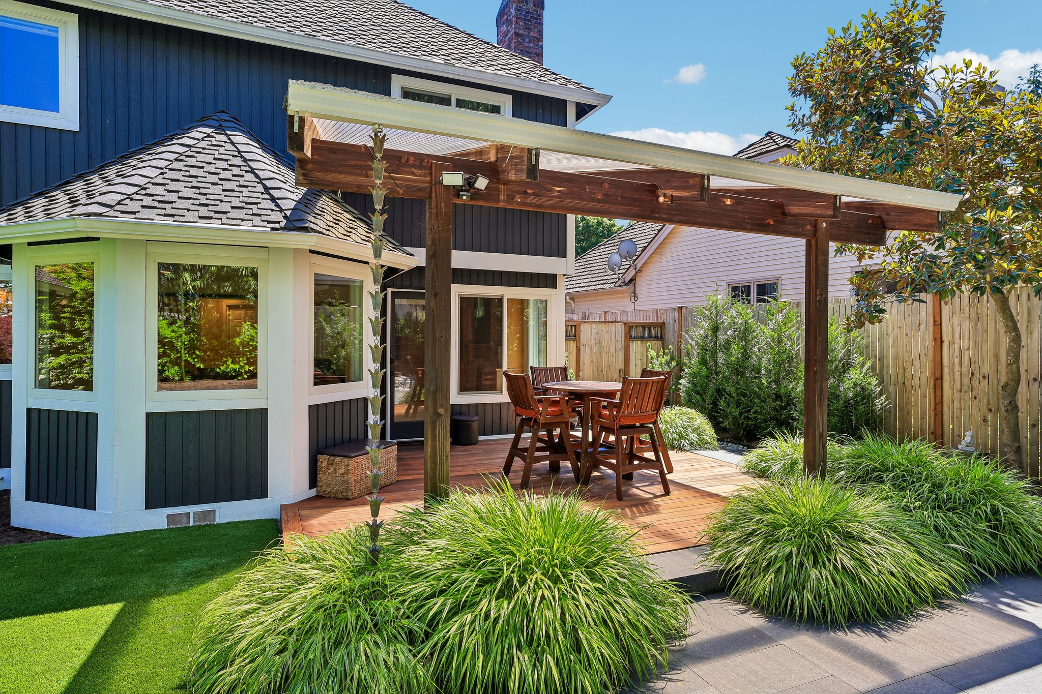 NE 61st St-S2306-046.jpg