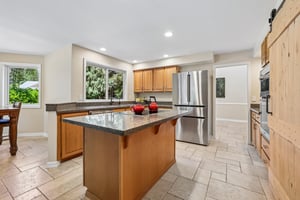 NE 61st St-S2306-016.jpg