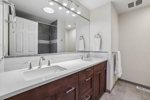NE 61st St-S2306-030.jpg