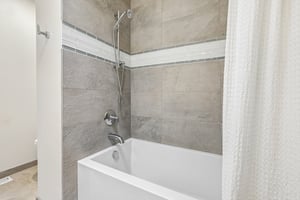 NE 61st St-S2306-031.jpg