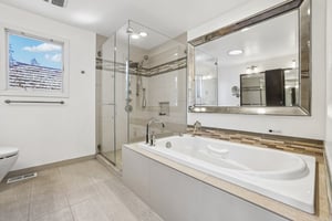NE 61st St-S2306-036.jpg