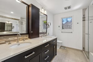 NE 61st St-S2306-037.jpg