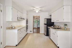 Freshly Painted Kitchen w/ Newer Appliances