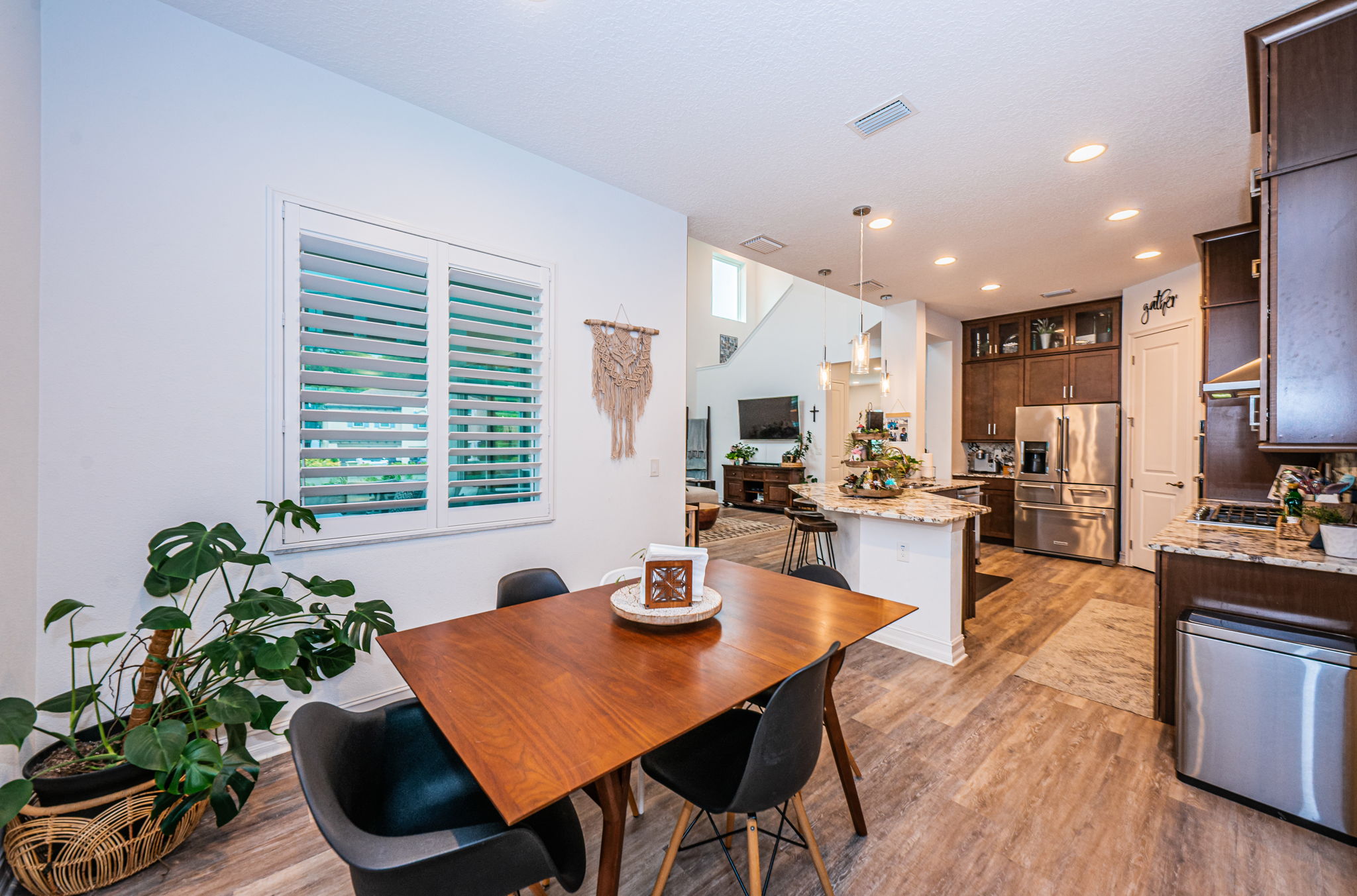 Dining Room3-4