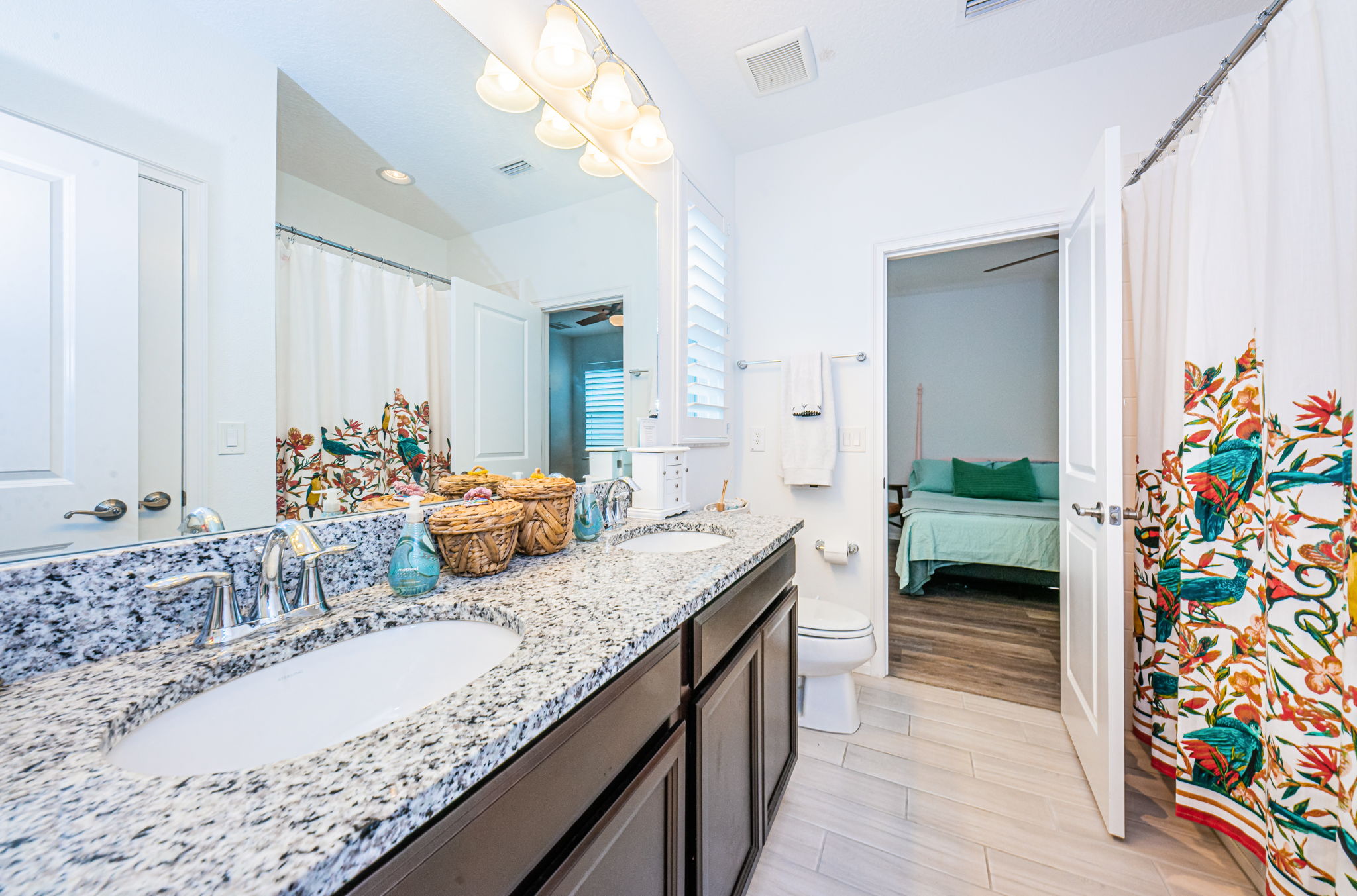 Upper Level Jack n Jill Bathroom3a