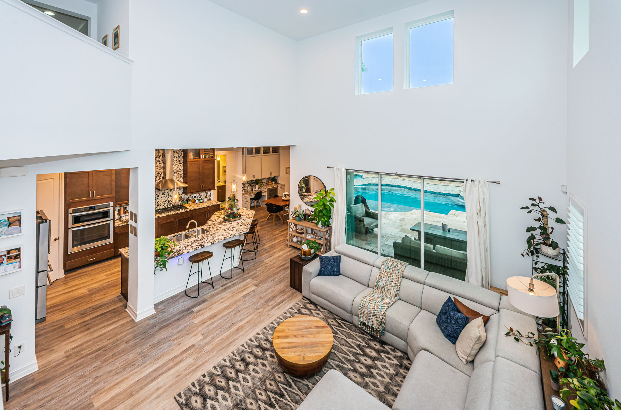 Family Room4-2