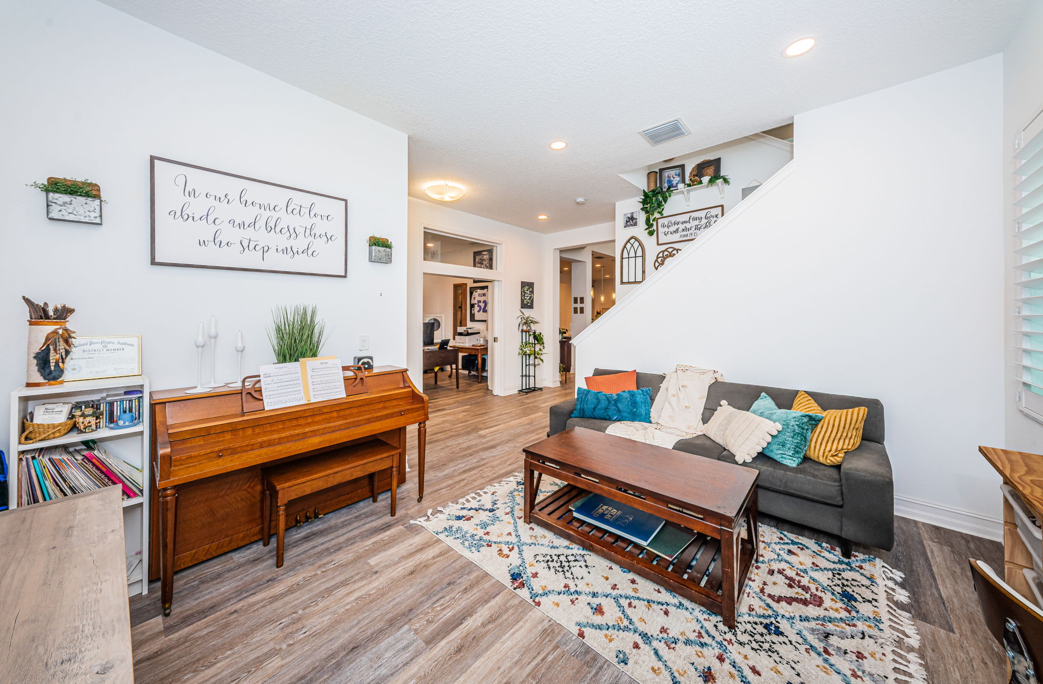 Living Room4-4