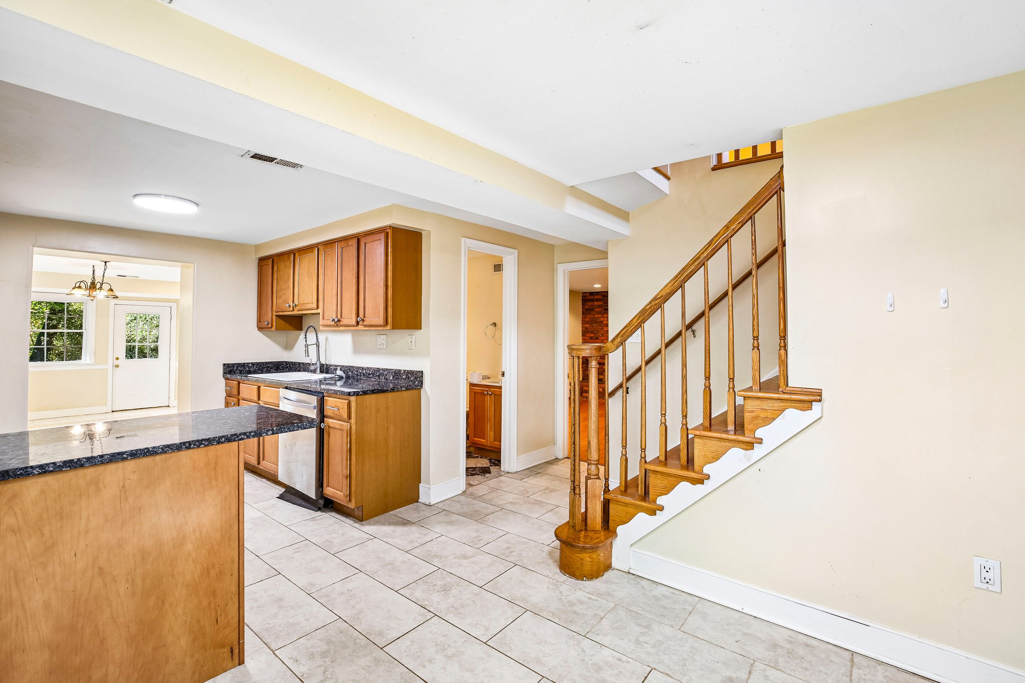 Brook Dr-S0610-011.jpg