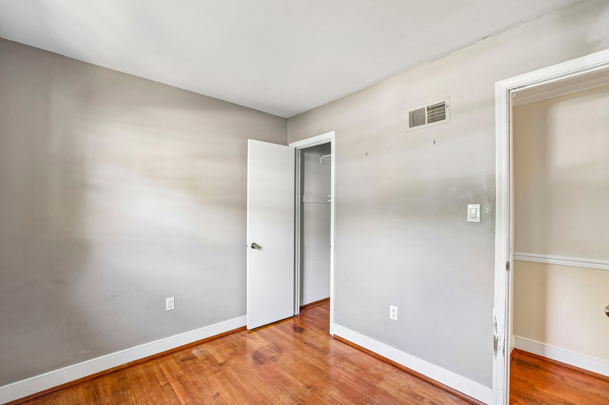 Brook Dr-S0610-016.jpg