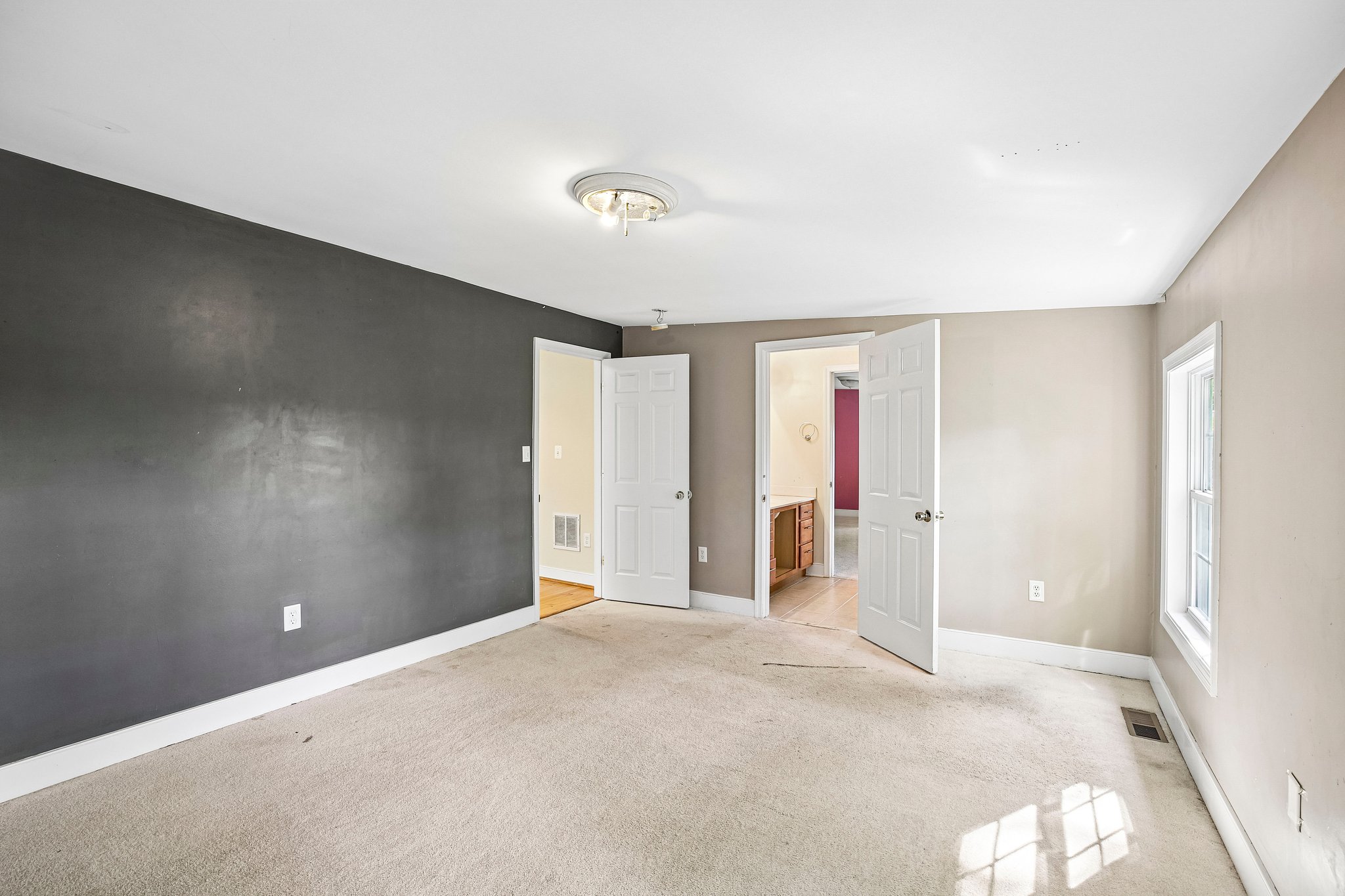 Brook Dr-S0610-030.jpg