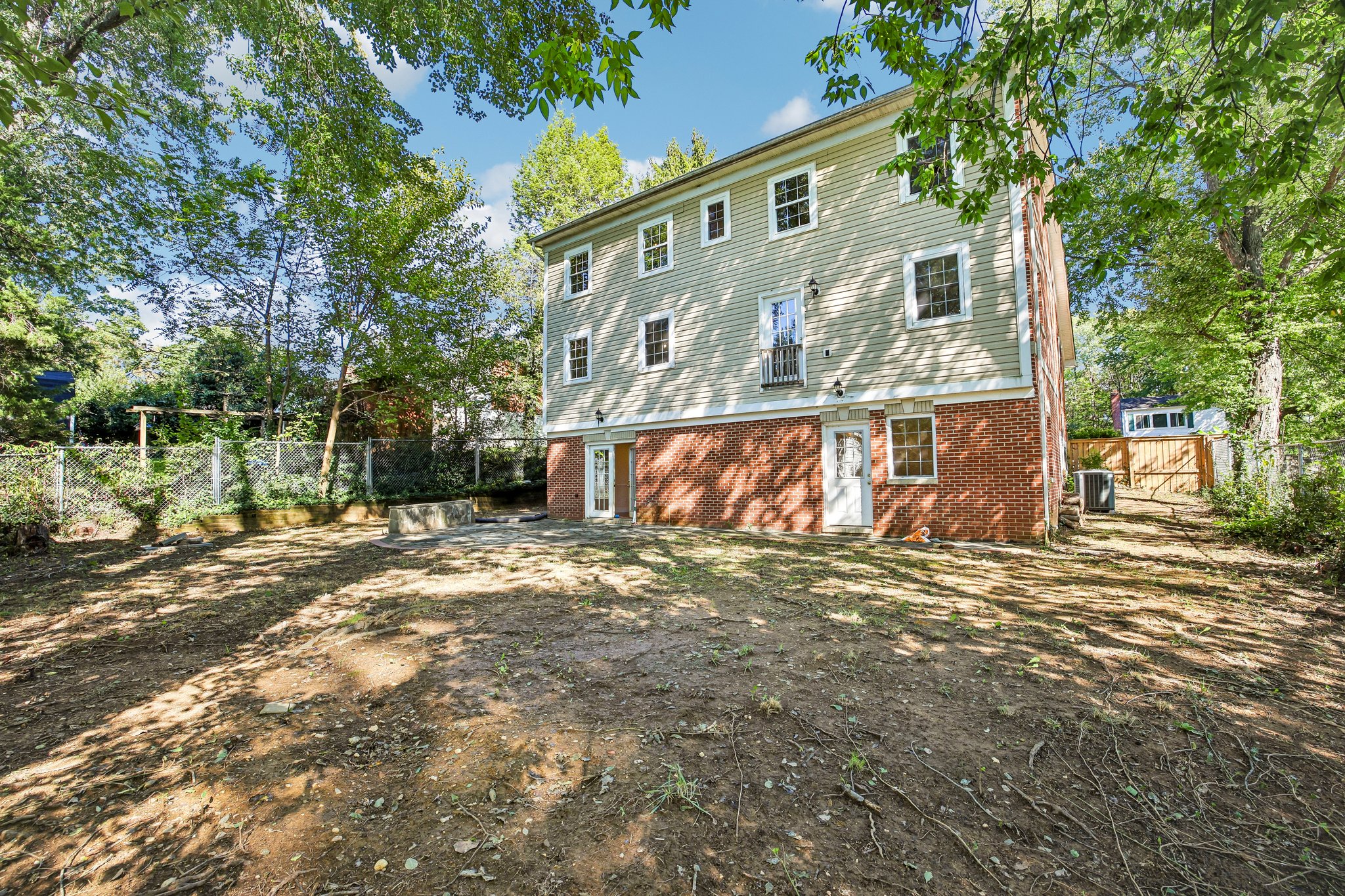 Brook Dr-S0610-041.jpg