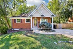 Brook Dr-S0610-001.jpg