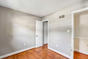 Brook Dr-S0610-016.jpg