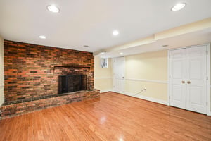 Brook Dr-S0610-037.jpg