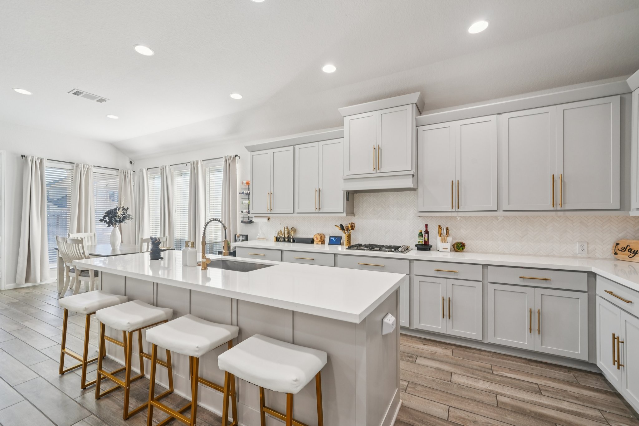 Apache Wls-S2203-015.jpg