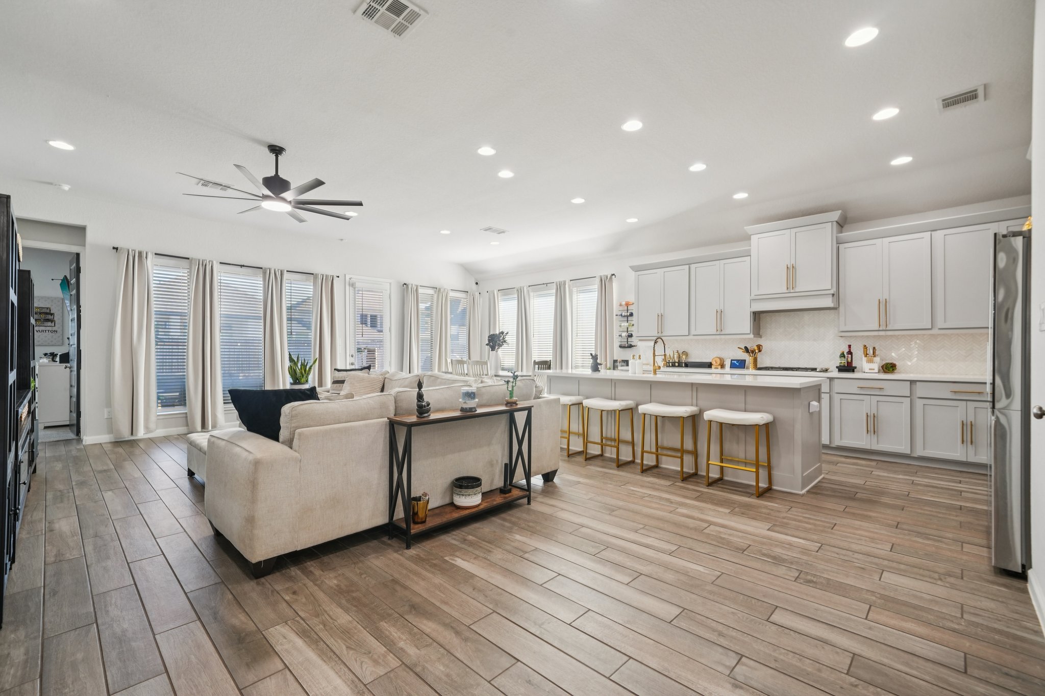 Apache Wls-S2203-016.jpg