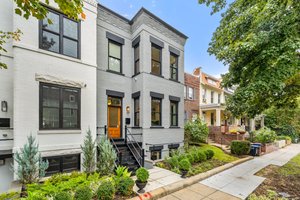 1432 1/2 G St SE, Washington, DC 20003, USA Photo 2