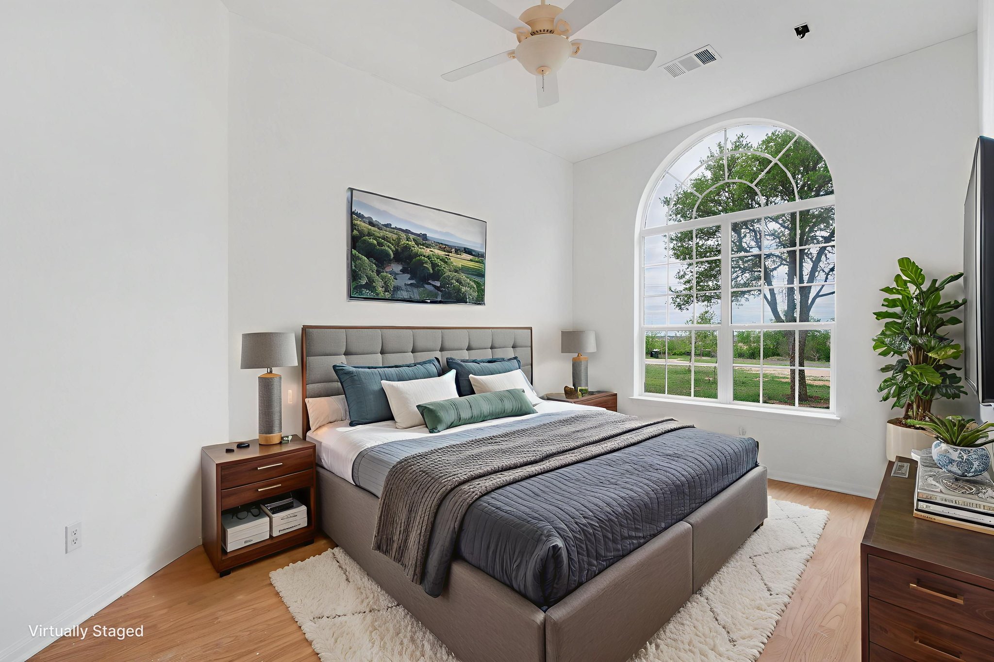 1_BMM9674 virtually staged.jpeg