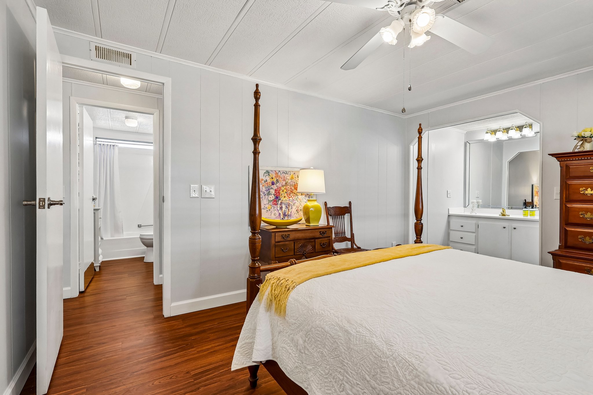 Apache Cir-S3006-027.jpg