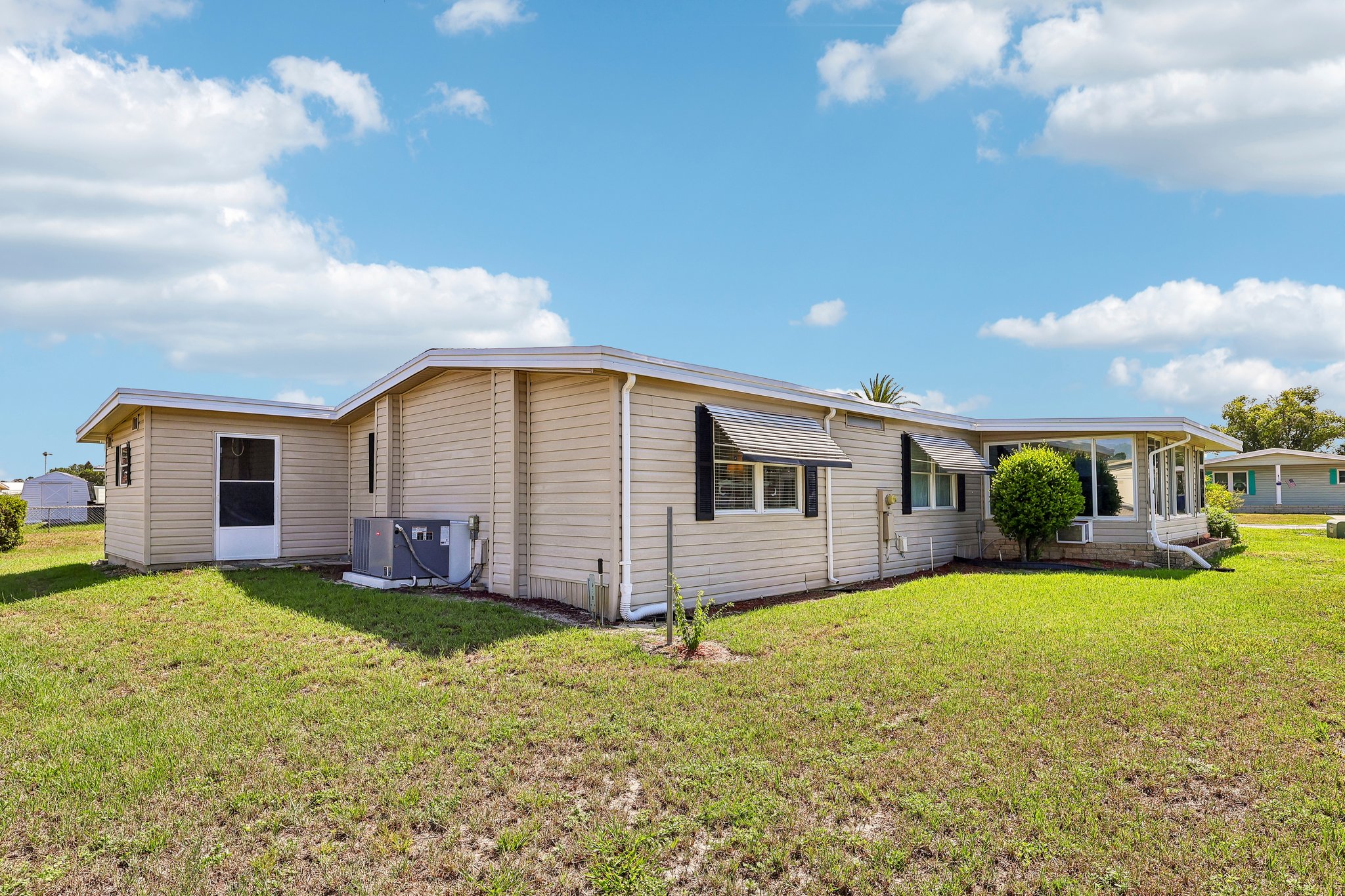 Apache Cir-S3006-037.jpg