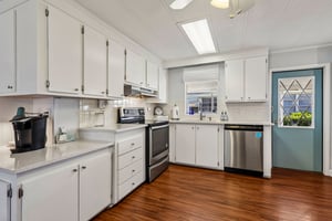 Apache Cir-S3006-018.jpg