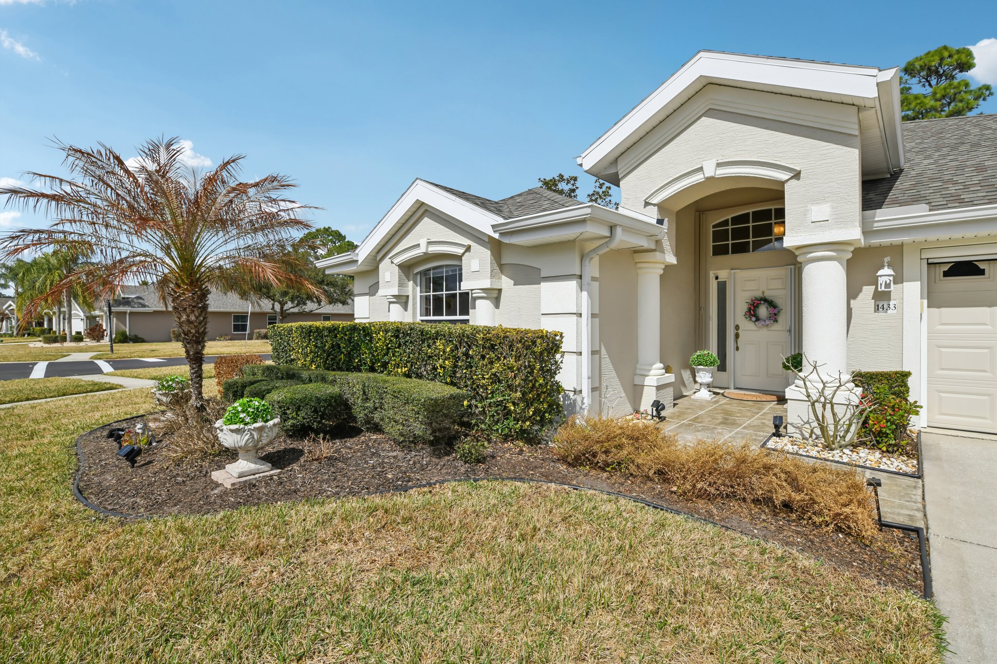 Areca Palm Dr-S1902-004.jpg