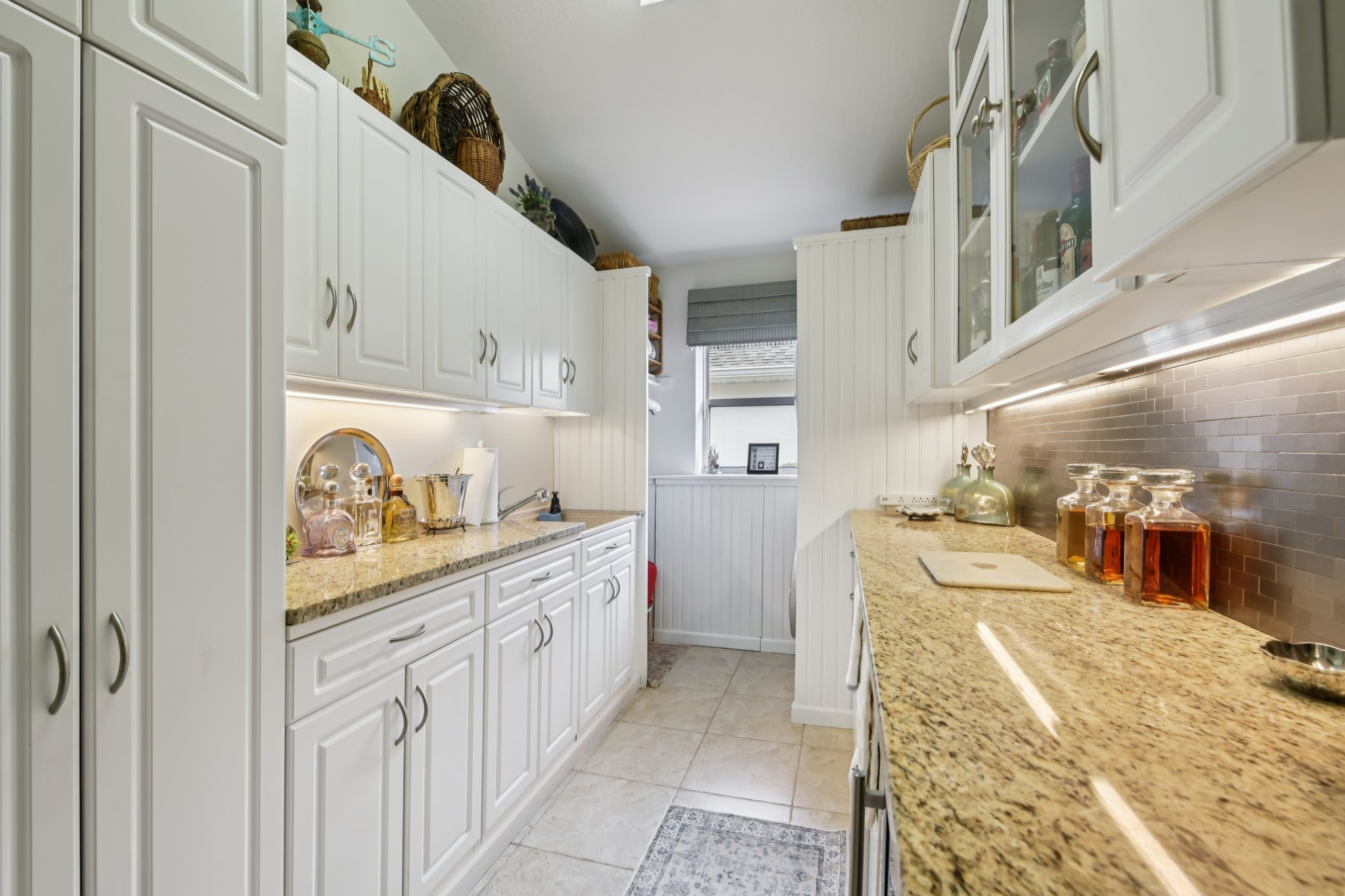 Areca Palm Dr-S1902-024.jpg