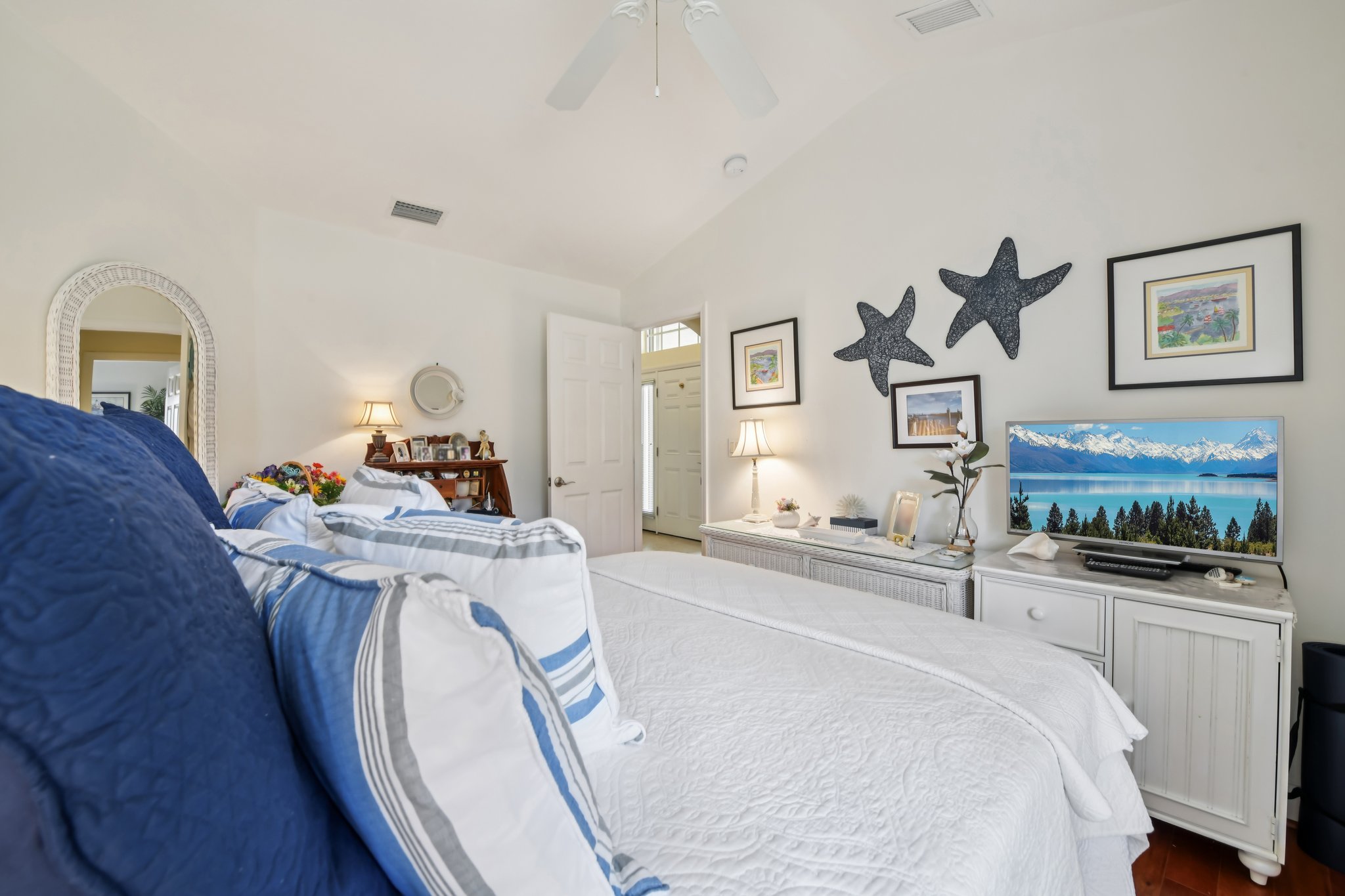 Areca Palm Dr-S1902-026.jpg