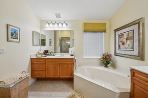 Areca Palm Dr-S1902-036.jpg