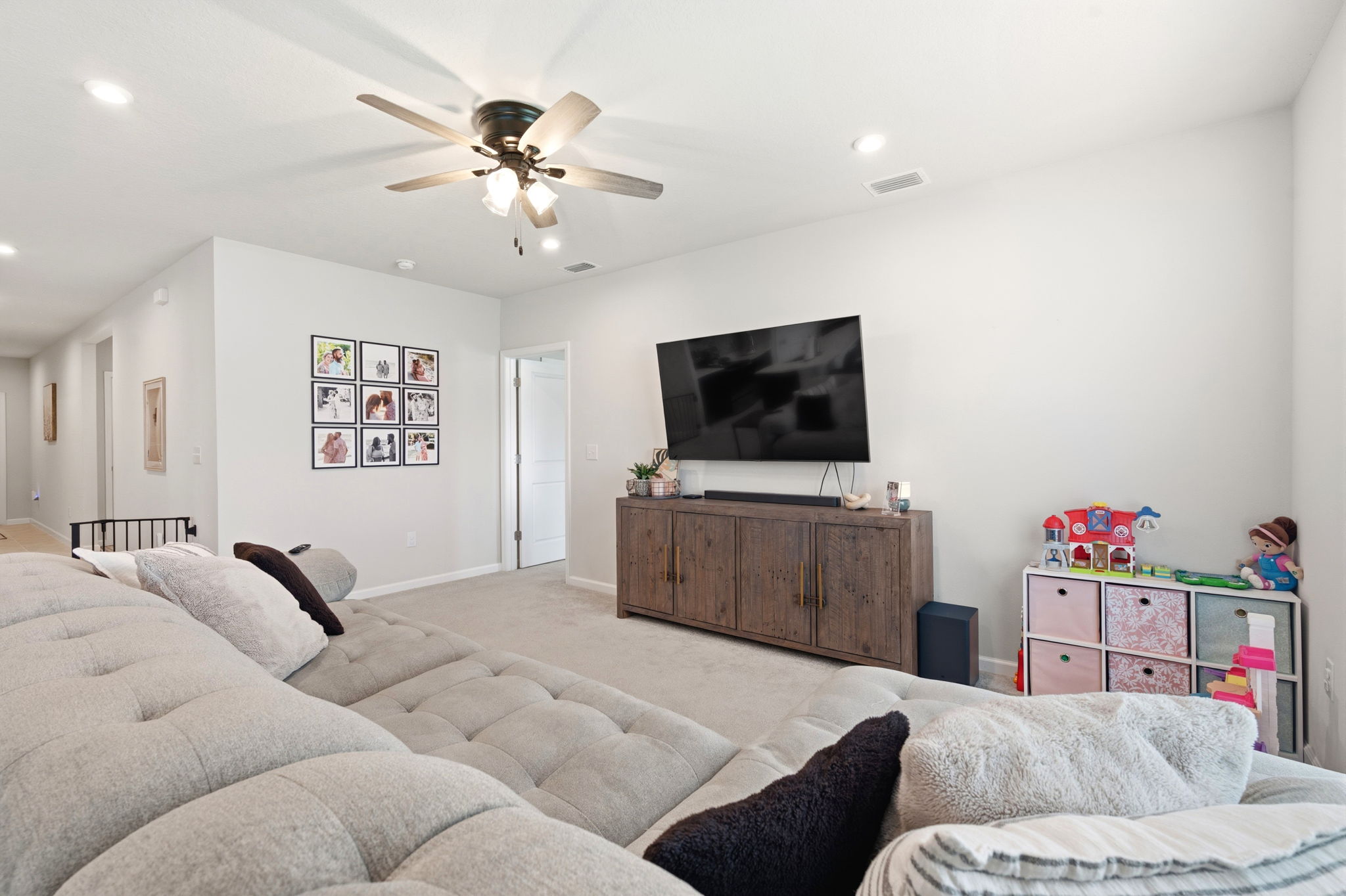 Interiors (26)