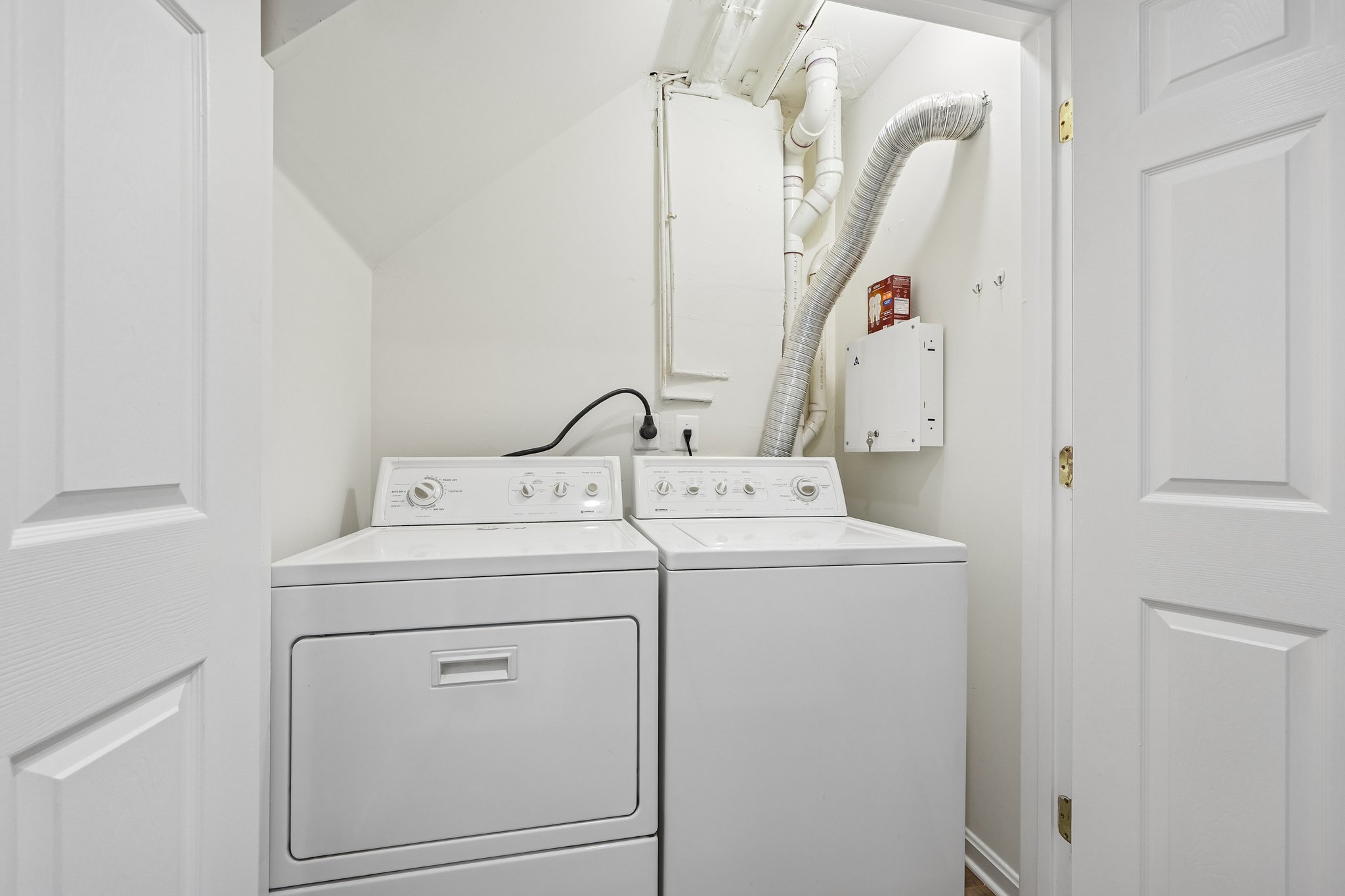 Madrigal Dr-S1610-022.jpg