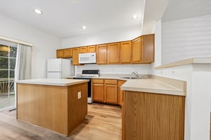 Madrigal Dr-S1610-015.jpg