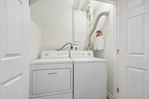 Madrigal Dr-S1610-022.jpg