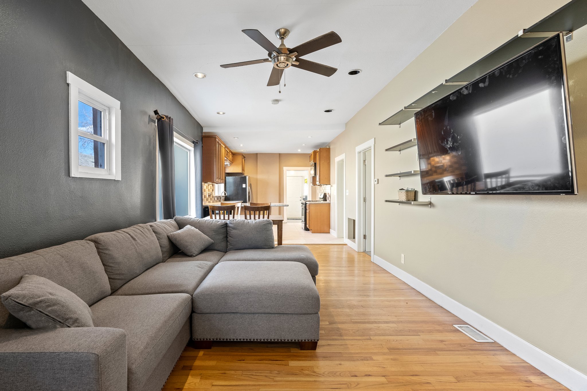1434 Knox Ct, Denver, CO 80204, USA Photo 7
