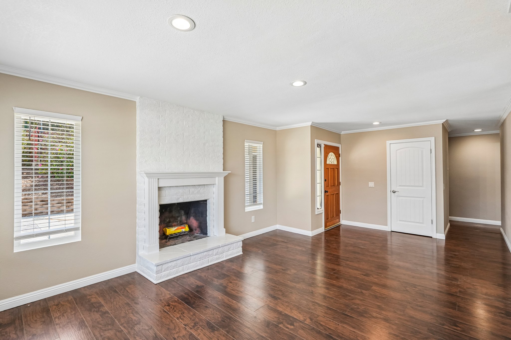 Laurel Dr-S0708-004.jpg