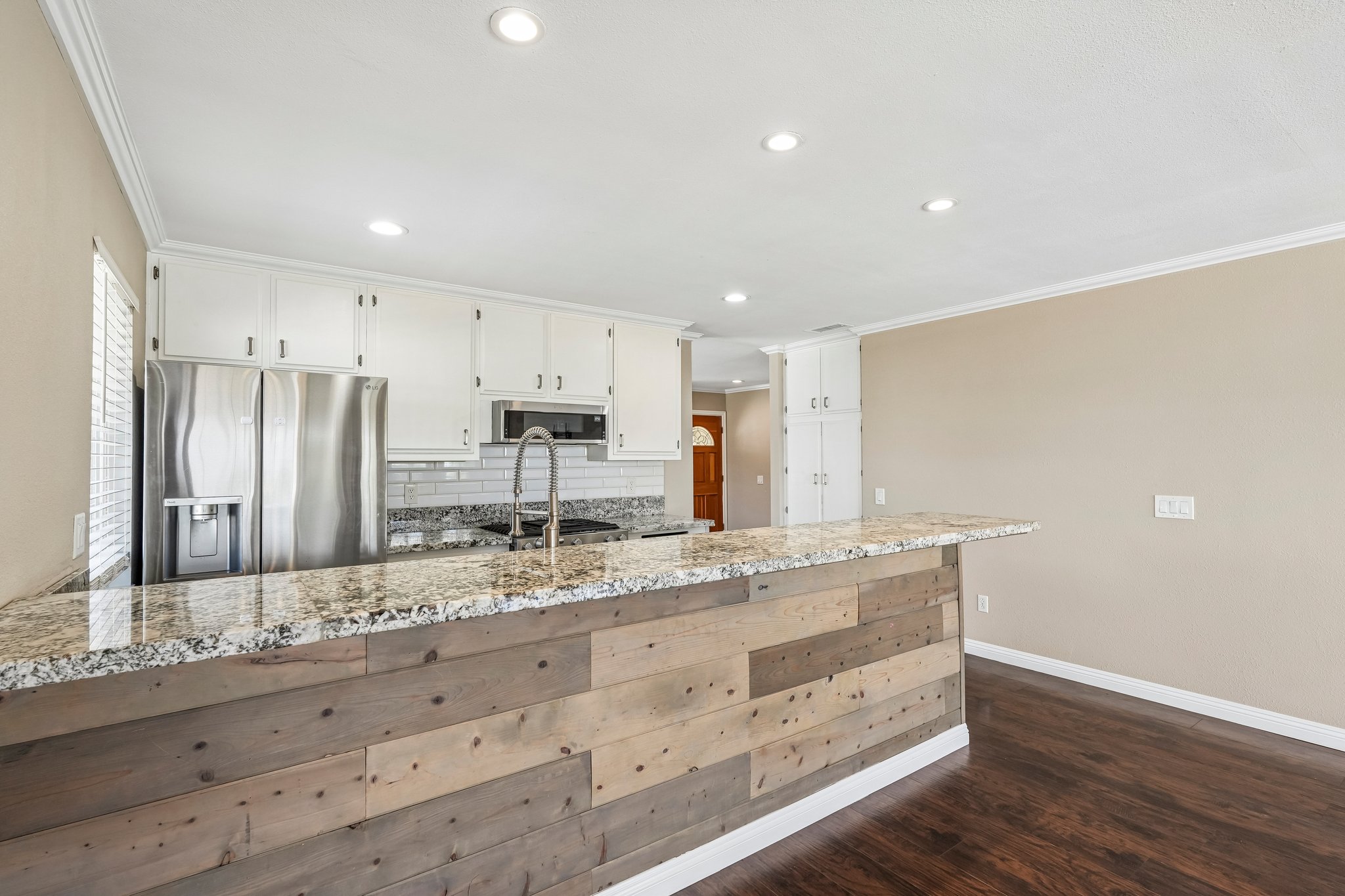 Laurel Dr-S0708-014.jpg