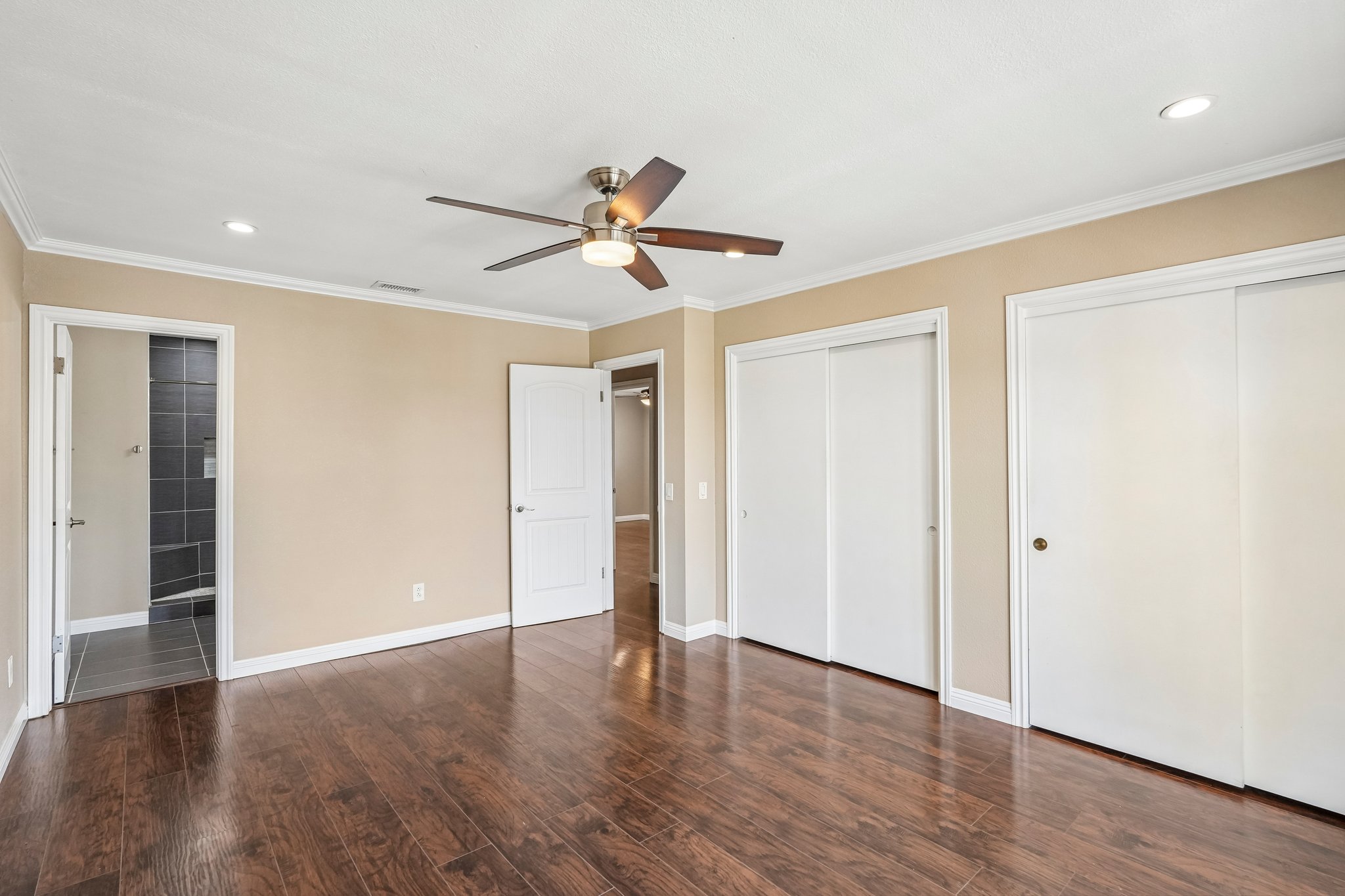 Laurel Dr-S0708-023.jpg