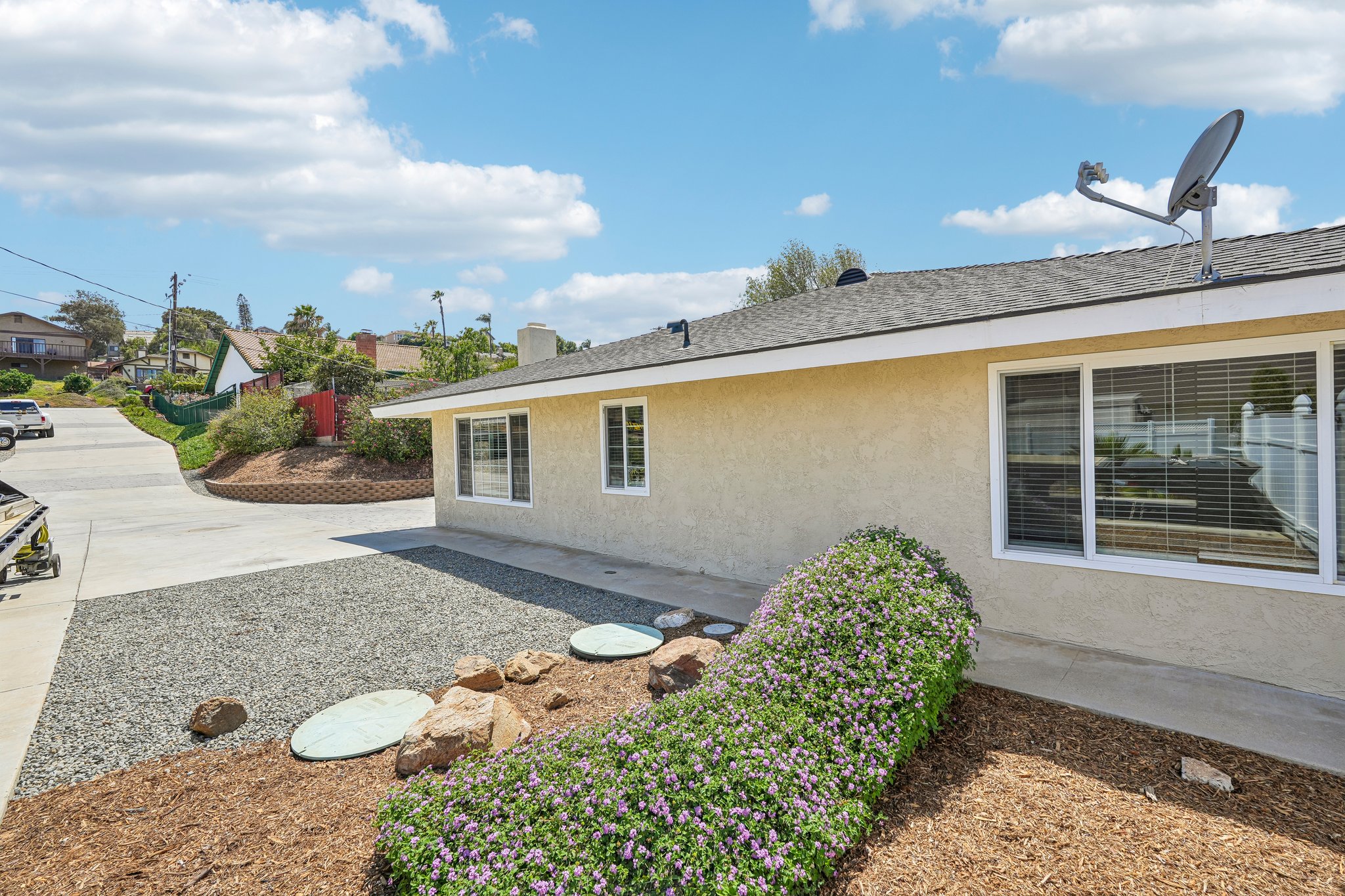 Laurel Dr-S0708-032.jpg