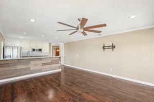 Laurel Dr-S0708-009.jpg