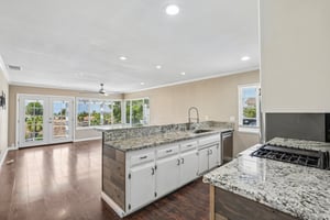 Laurel Dr-S0708-012.jpg