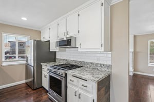 Laurel Dr-S0708-015.jpg