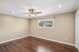 Laurel Dr-S0708-018.jpg