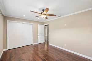 Laurel Dr-S0708-019.jpg