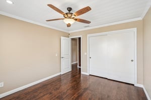 Laurel Dr-S0708-021.jpg