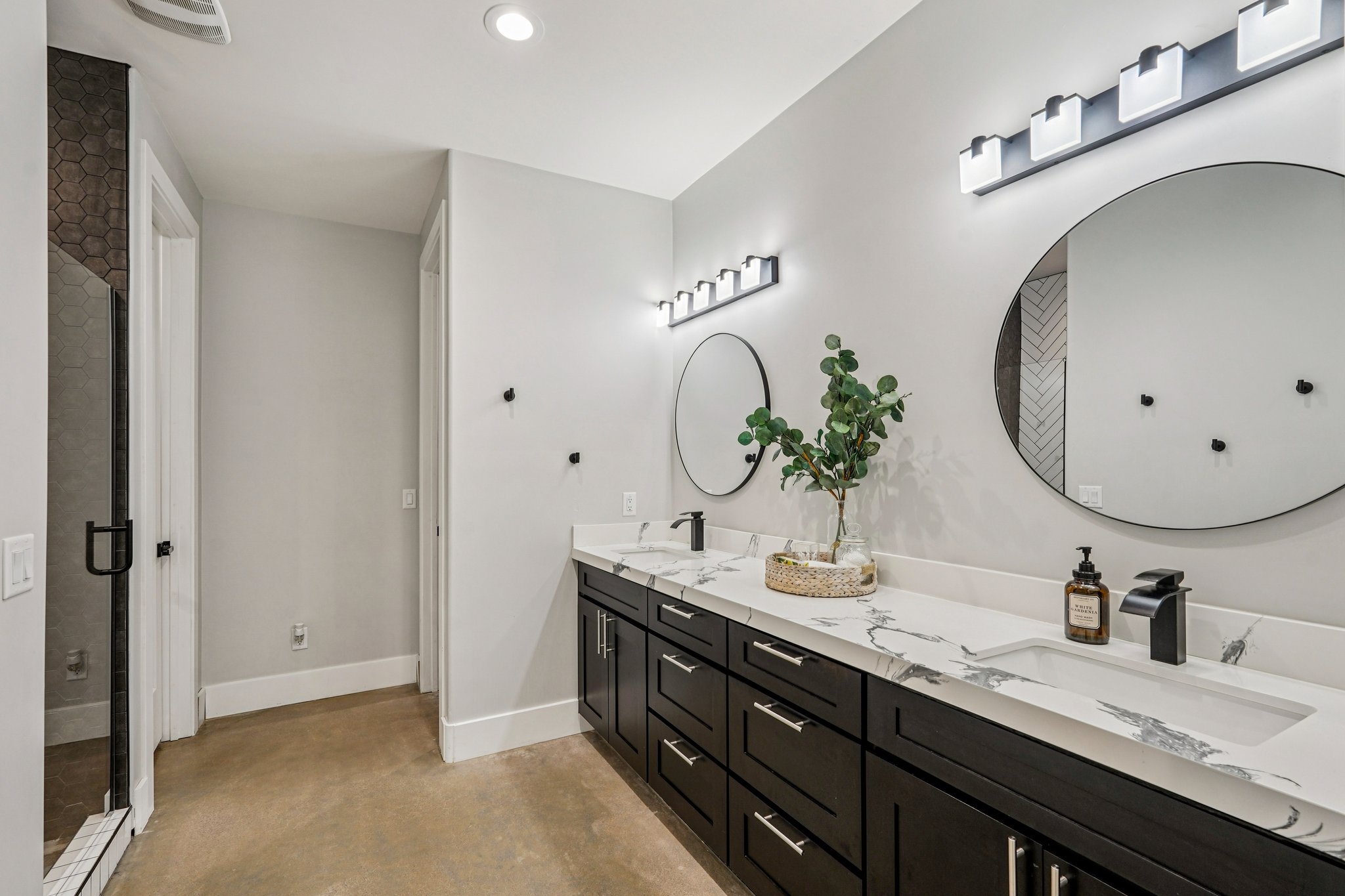 W Oberlin Way-S2801-033.jpg