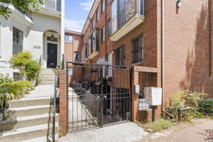Welcome to 1435 Corcoran St. NW #3