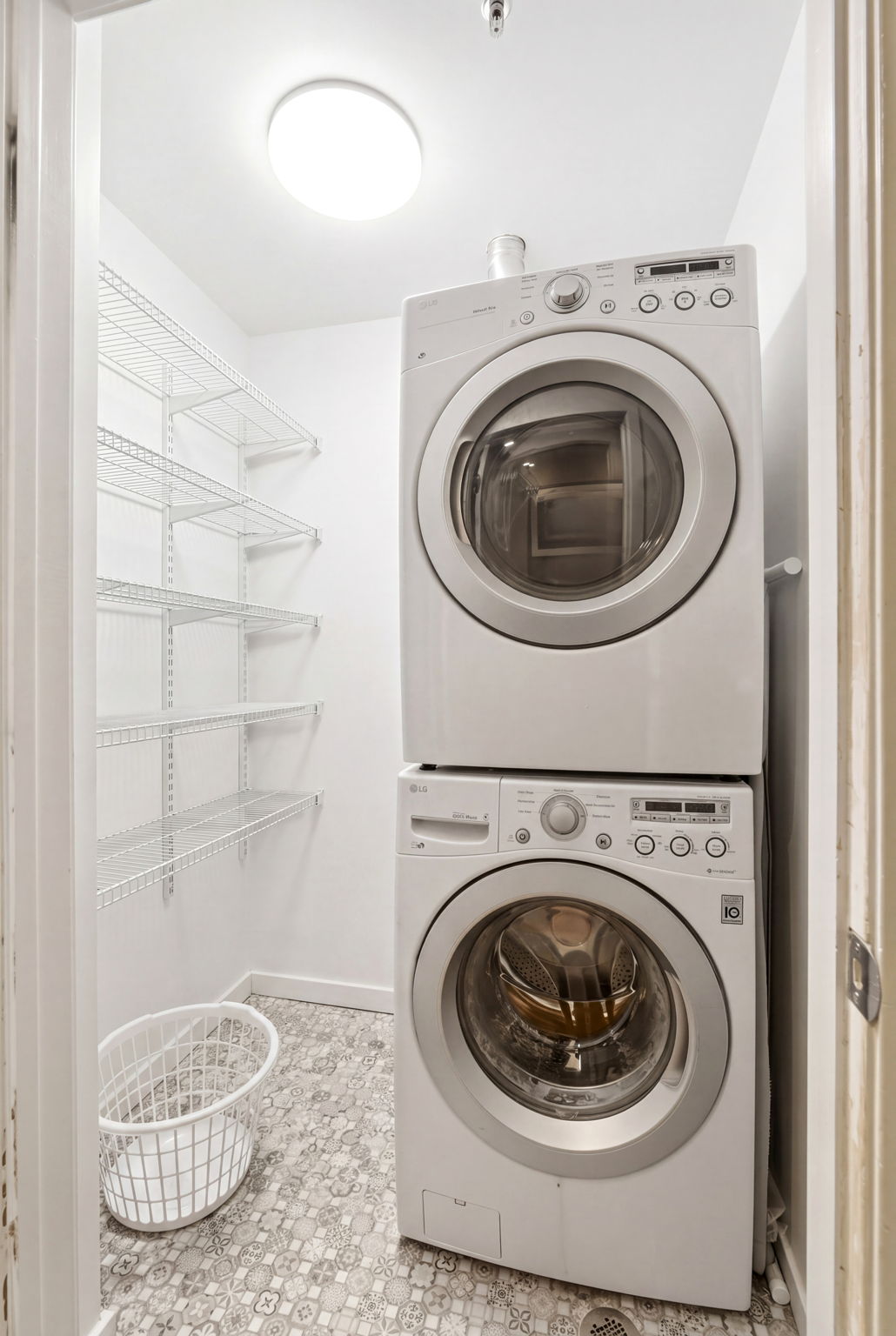  Photo 32