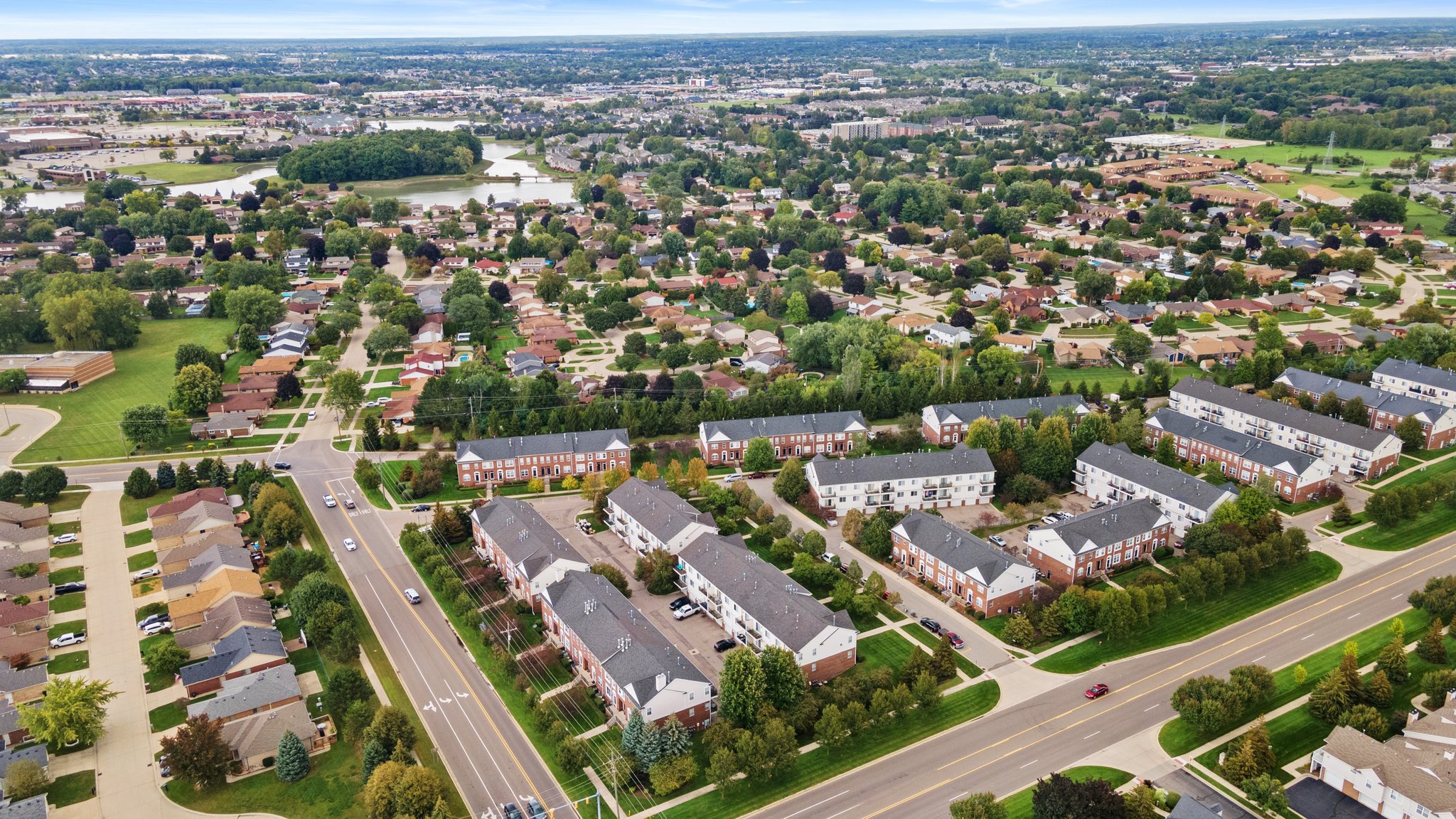 14351 Vauxhall Dr, Sterling Heights, MI 48313, USA Photo 36